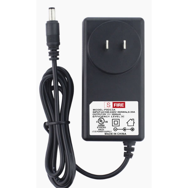 Fuente de poder de 9 Vcd regulado @ 3A UL; Voltaje de entrada de 100-240 Vca